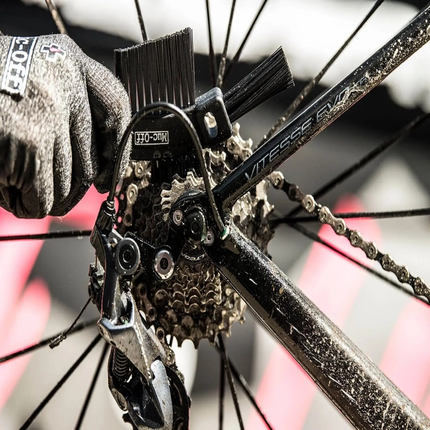  - Muc-Off Individual Claw Brush