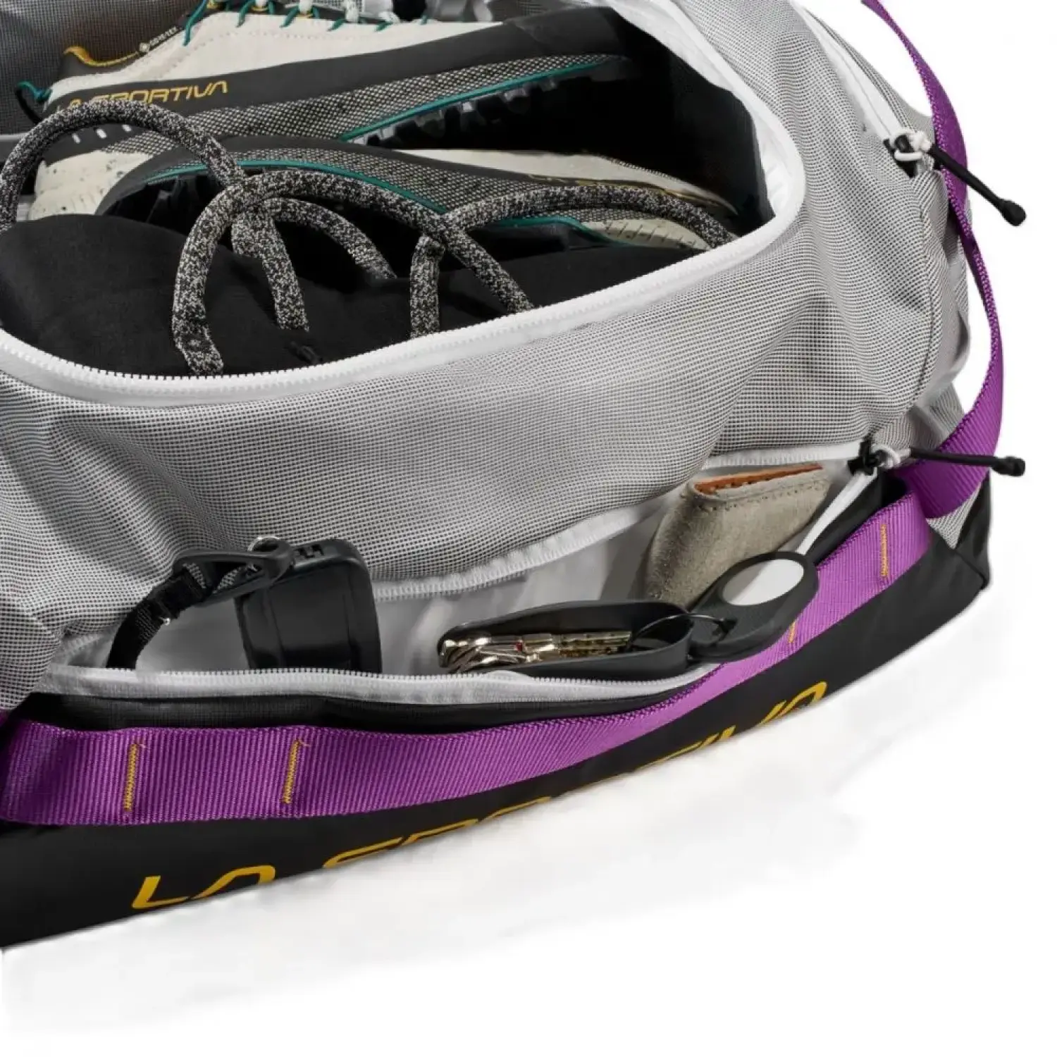 chalk/black - La Sportiva Nomad 40 Duffel Bag